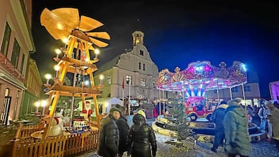 Weihnachtsmarkt auf dem Wolgaster Marktplatz.