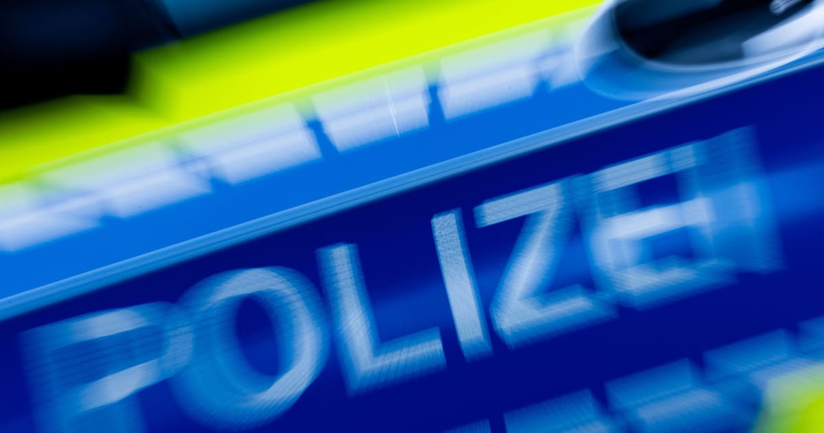 Kreis Leipzig: S23 nach Unfall in Lossatal gesperrt - Fahrzeug liegt auf ...
